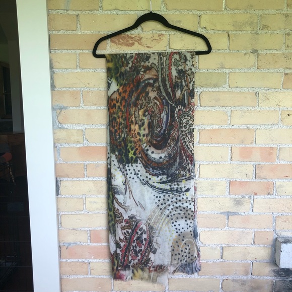 Tilo Patterned Scarf - Picture 2 of 3